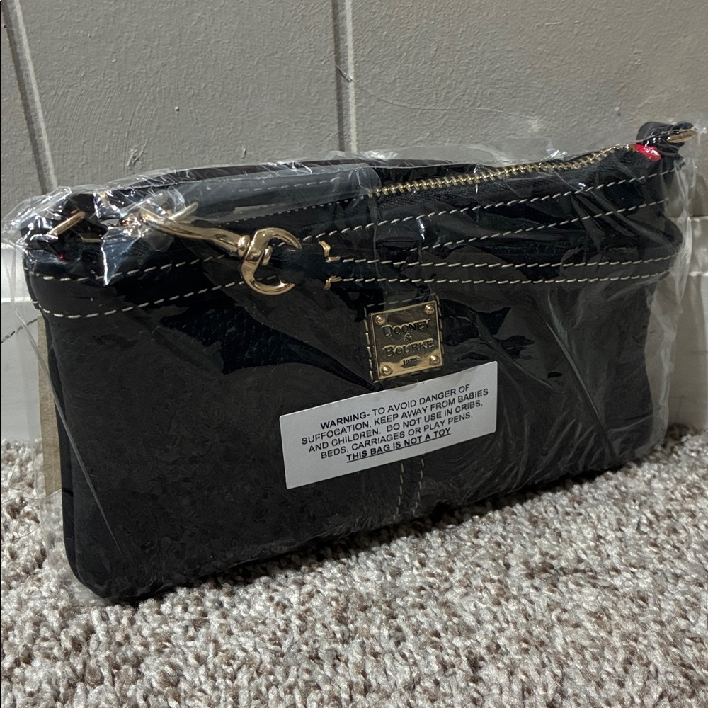 Dooney & Bourke Large Slim Wristlet (black) - Picture 8 of 8
